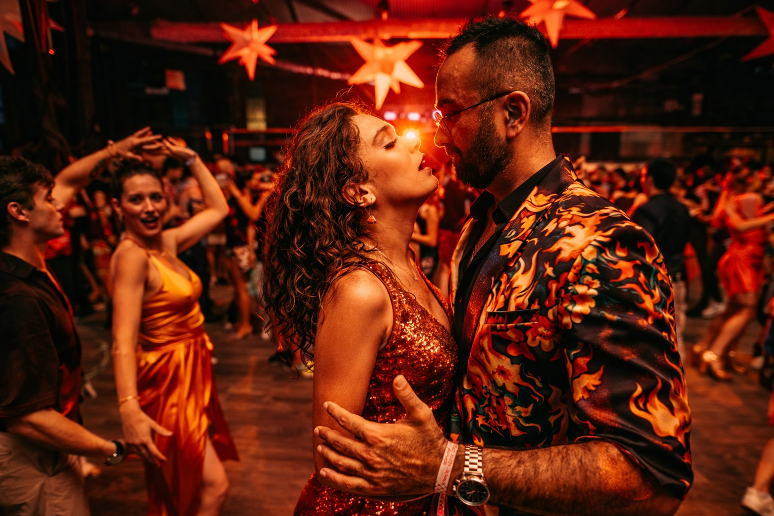 Dress codes for Friday and Saturday nights are revealed!