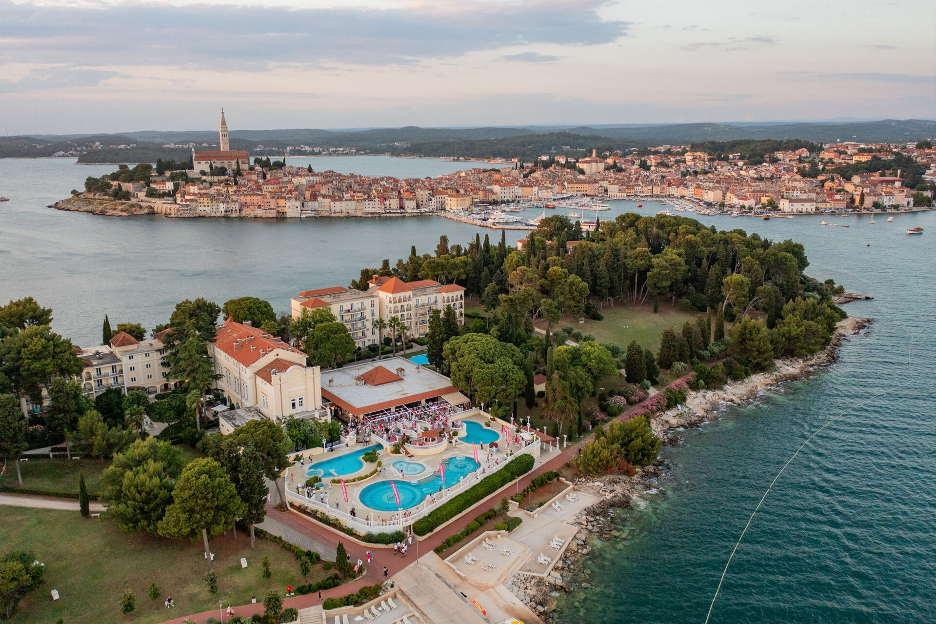 Katarina Island Party - Secret Garden