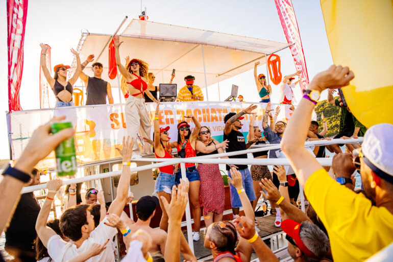 BOAT PARTY DANCE EXPERIENCE